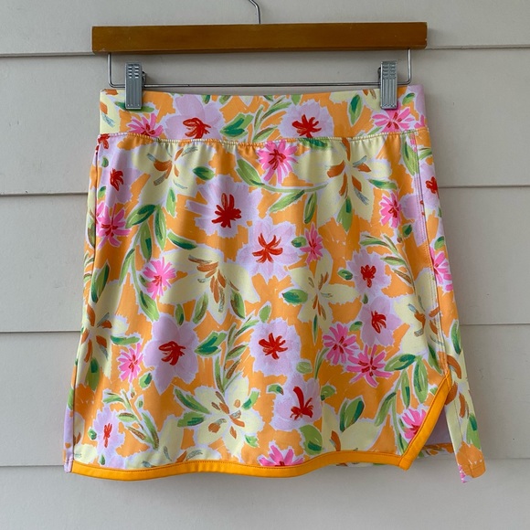 CROWN & IVY • Tropical Floral Print Athletic Skort Size XS - Picture 2 of 14